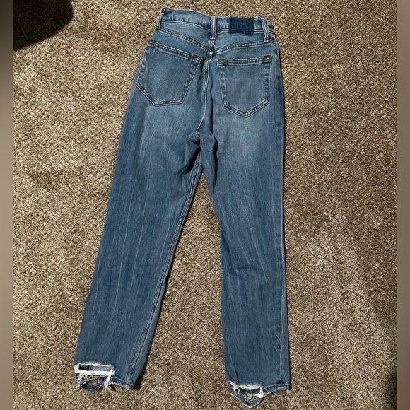 Abercrombie Ankle Straight Ultra High Rise Jean - Picture 2 of 3